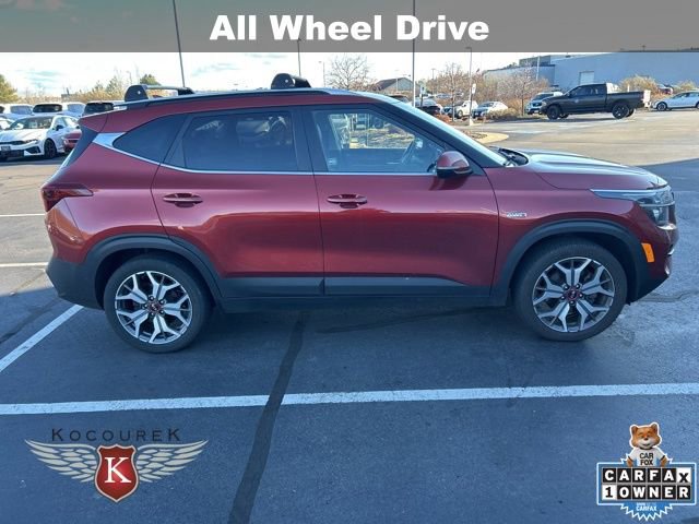 2021 Kia Seltos S photo 2