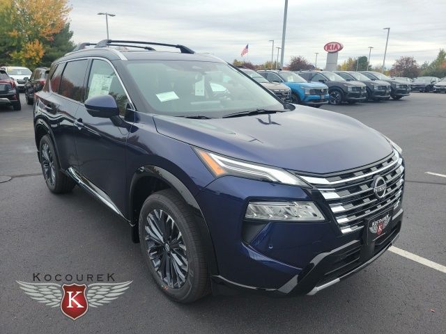 2026 Nissan Rogue Platinum photo 2