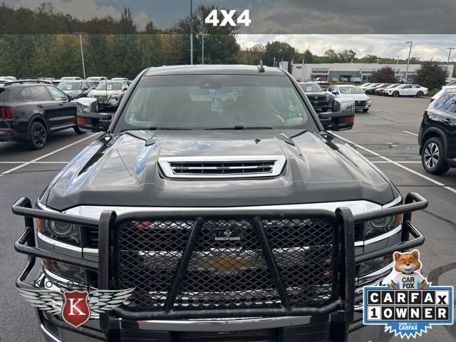 2017 Chevrolet Silverado 3500HD LTZ photo 3