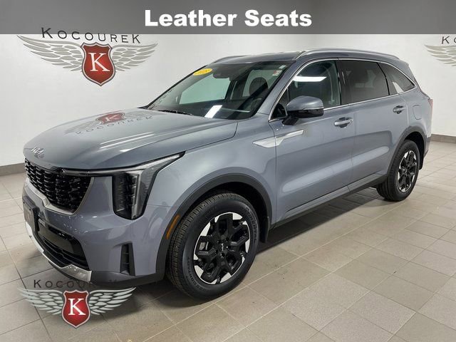 2025 Kia Sorento S photo 2