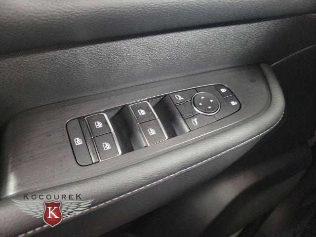 2026 Nissan Armada SV - Photo 18