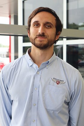 Staff member Isadore from 30c010d692c3