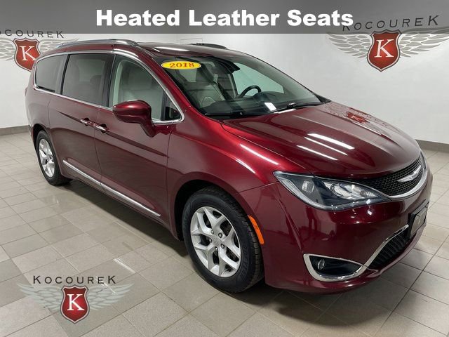 2018 Chrysler Pacifica Touring L Plus's photo