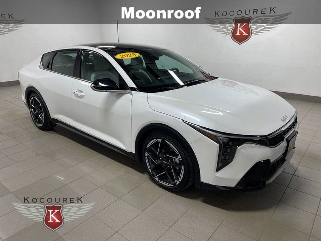 2025 Kia K4 GT-Line AT's photo