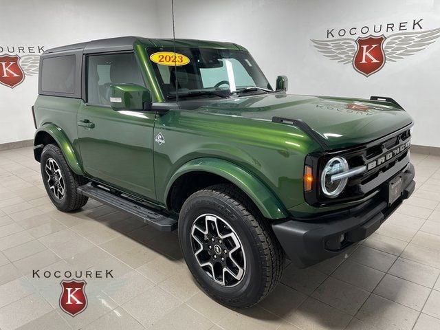 2023 Ford Bronco 2-Door Outer Banks's photo