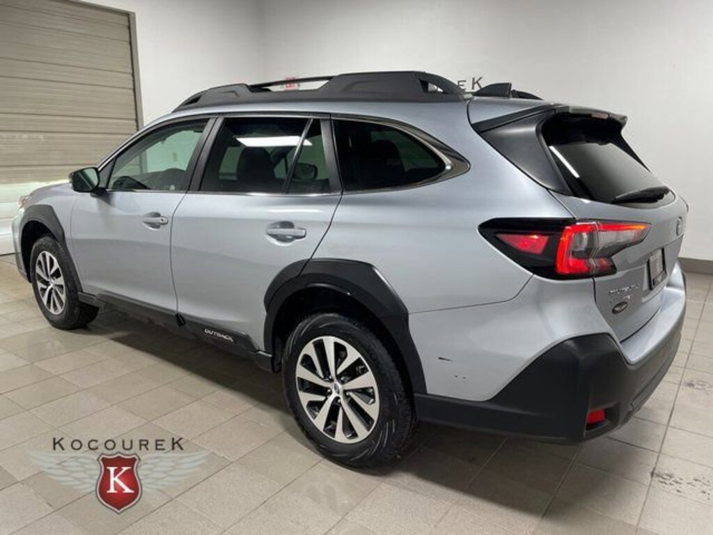Used 2025 Subaru Outback Premium SUV