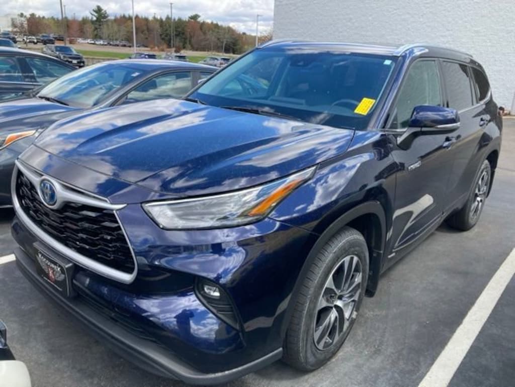 Used 2021 Toyota Highlander Hybrid XLE SUV