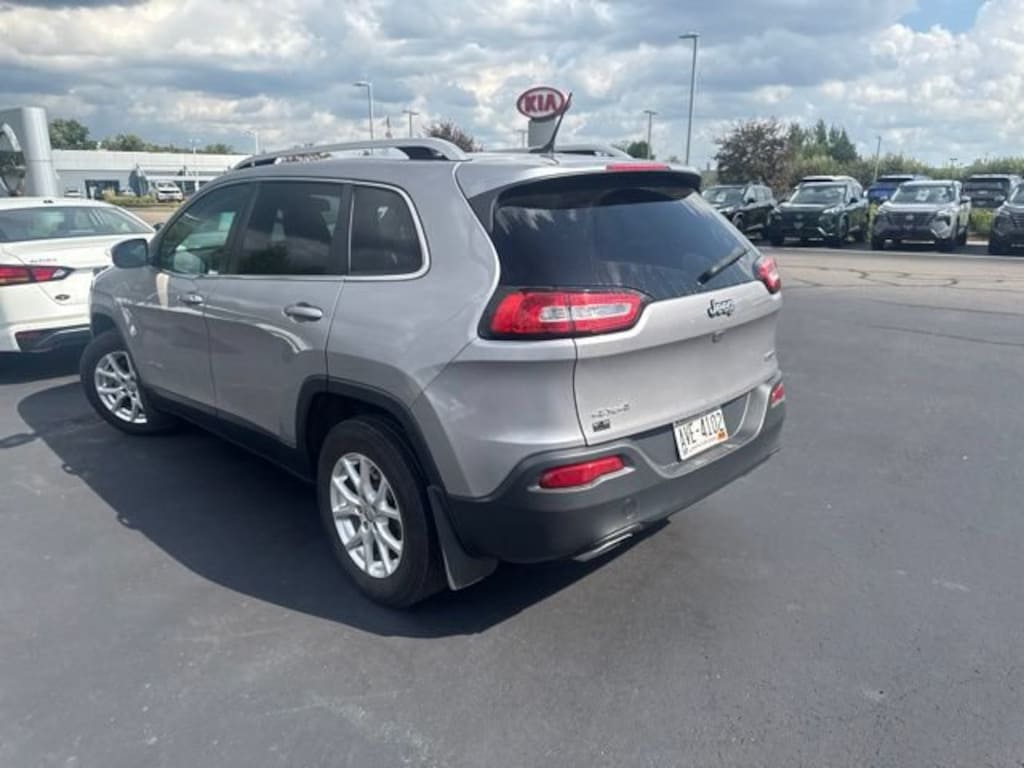Used 2018 Jeep Cherokee Latitude 4x4 SUV