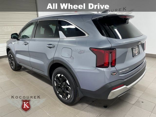 2025 Kia Sorento S photo 3