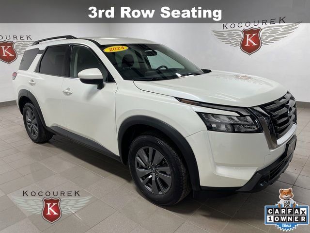 2024 Nissan Pathfinder SV's photo
