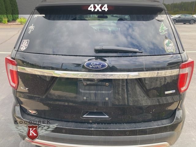 2017 Ford Explorer XLT photo 4