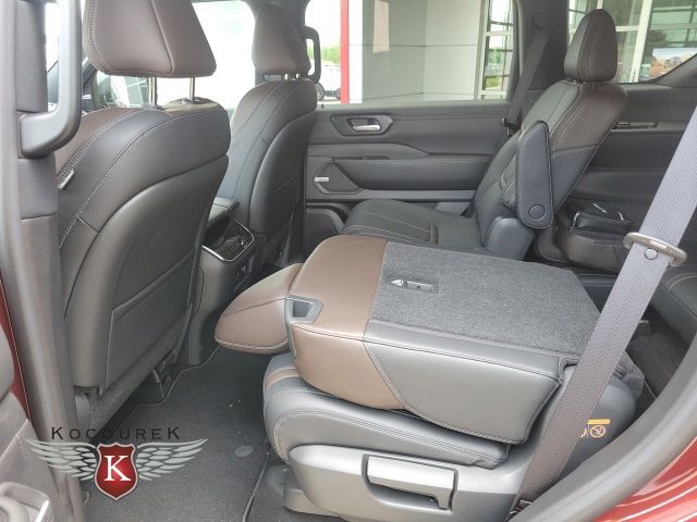 2026 Nissan Armada SL - Photo 12