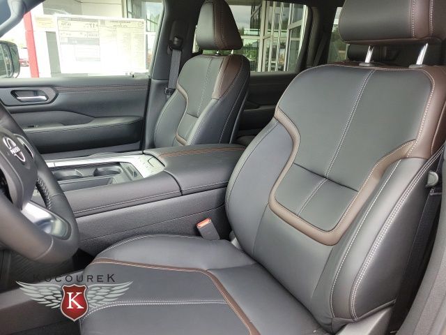 2026 Nissan Armada SL - Photo 11
