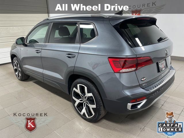 2022 Volkswagen Taos SEL photo 2