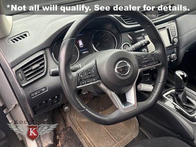 2019 Nissan Rogue SV photo 3