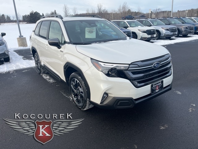 2025 Subaru Forester Premium's photo
