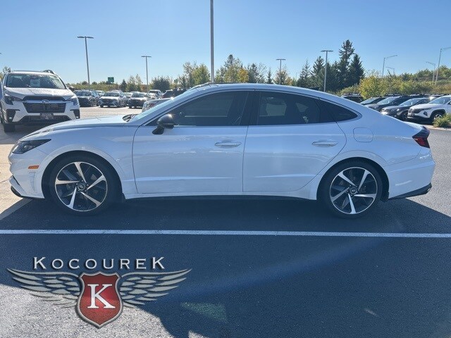 2022 Hyundai Sonata SEL Plus photo 2