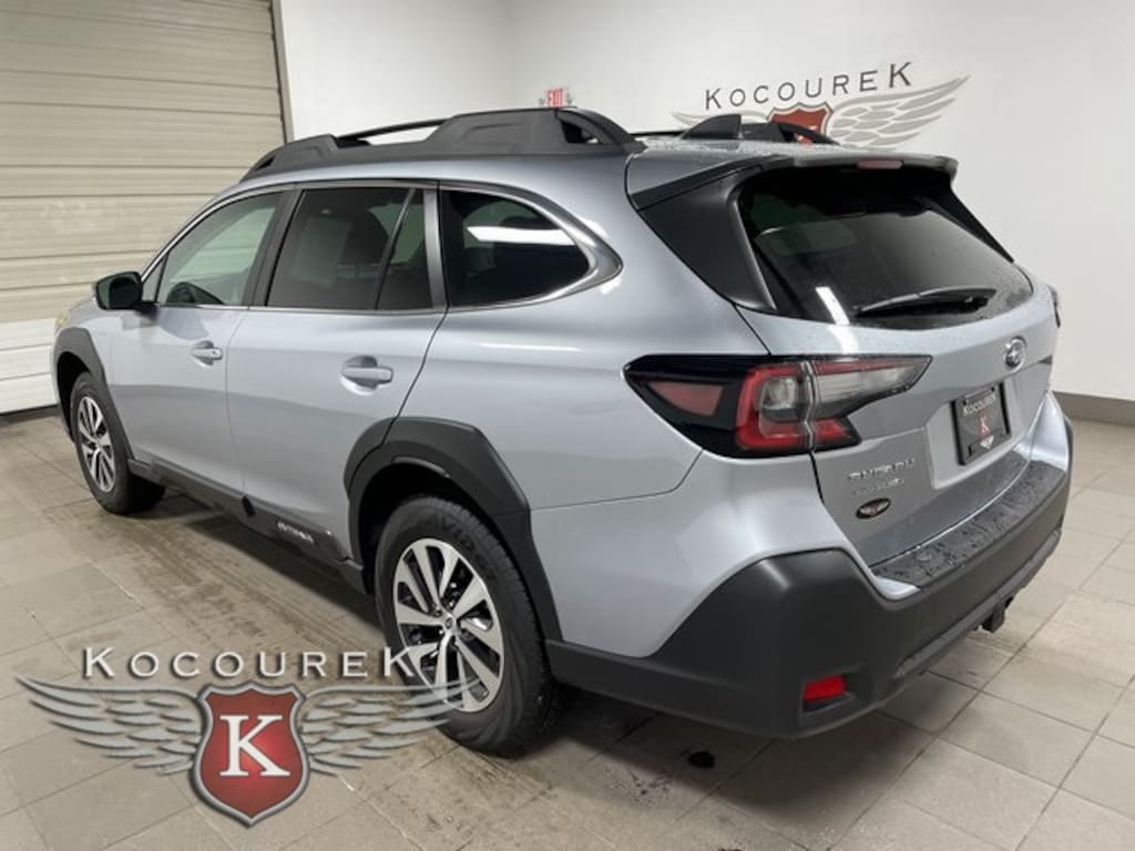 Used 2025 Subaru Outback Premium SUV