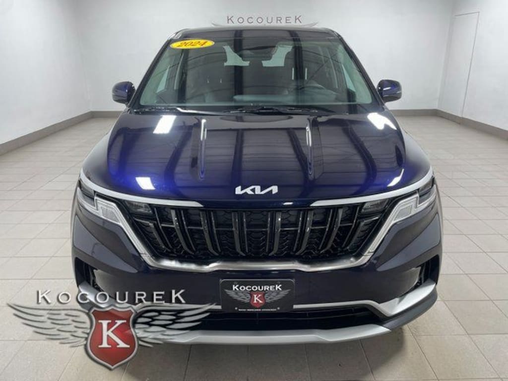 Used 2024 Kia Carnival LX Minivan/Van
