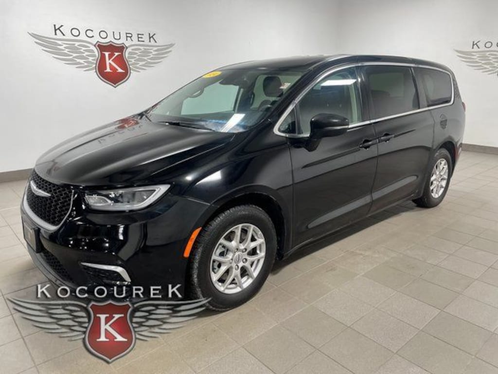 Used 2024 Chrysler Pacifica Touring L Minivan/Van