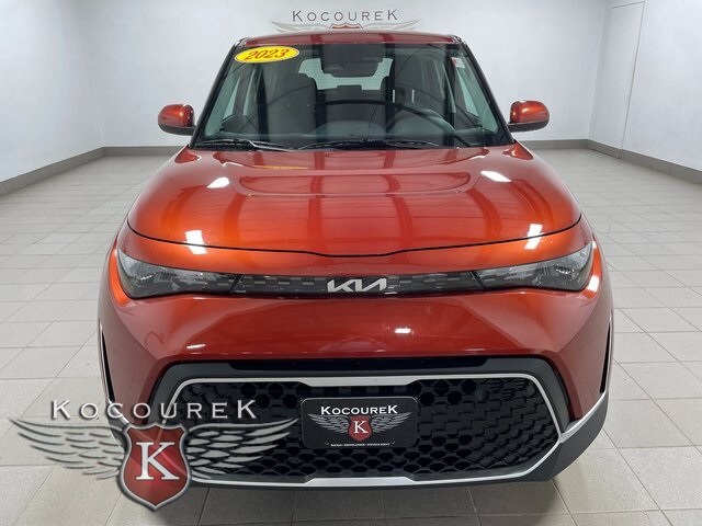 2023 Kia Soul LX photo 2