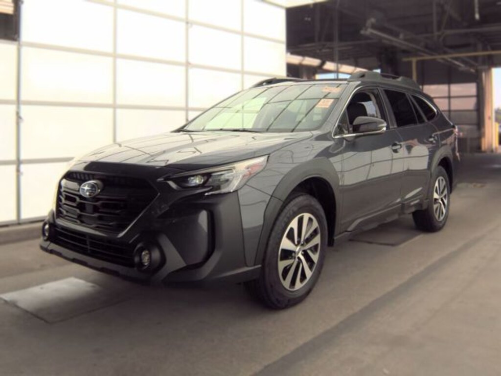 Used 2025 Subaru Outback Premium SUV