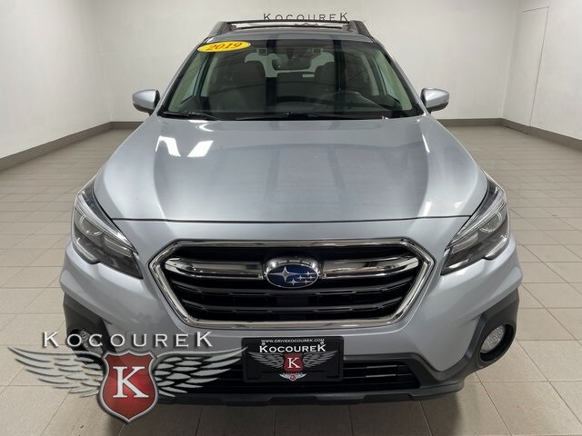 2019 Subaru Outback 2.5i photo 2