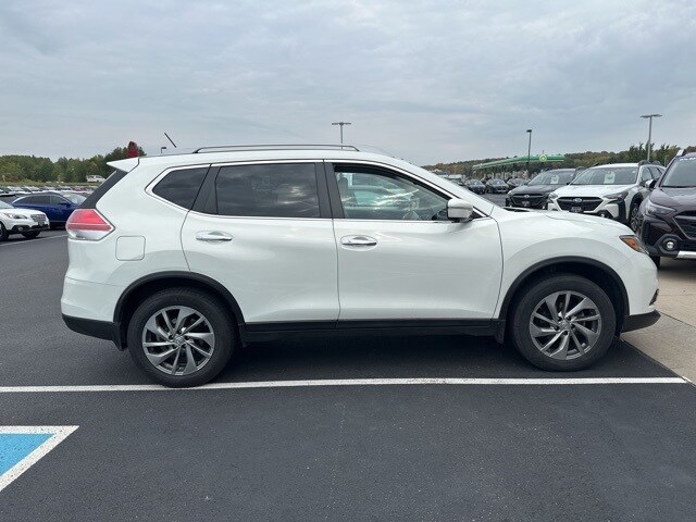 2014 Nissan Rogue SL photo 3