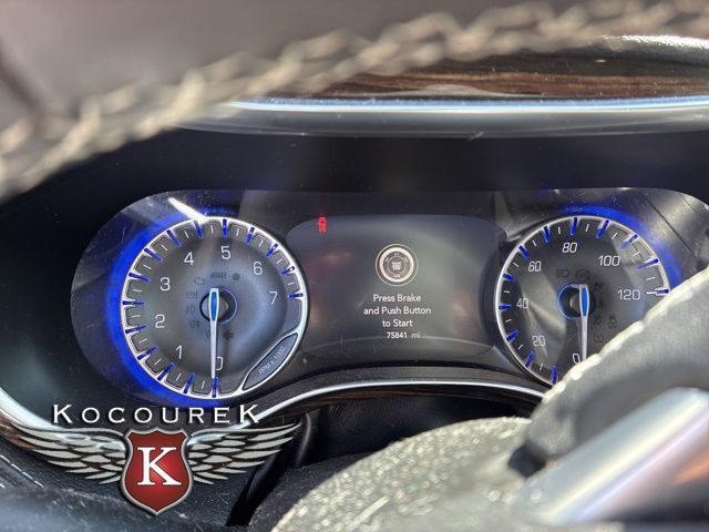 2023 Chrysler Pacifica Limited's photo
