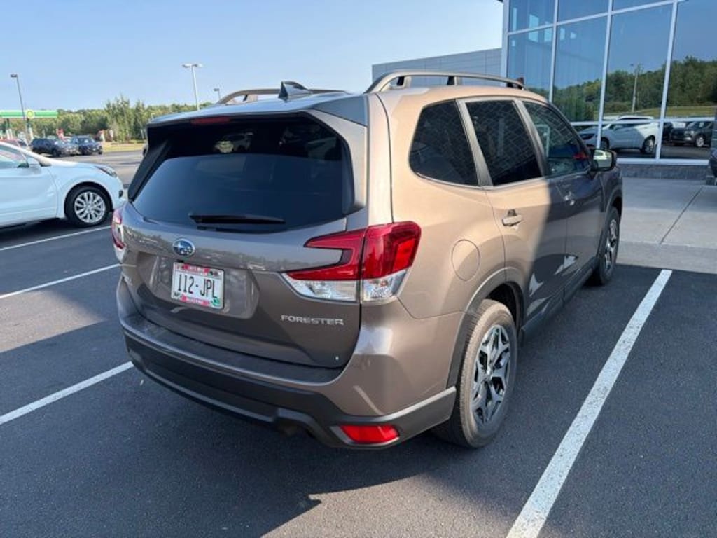 Used 2024 Subaru Forester Premium SUV