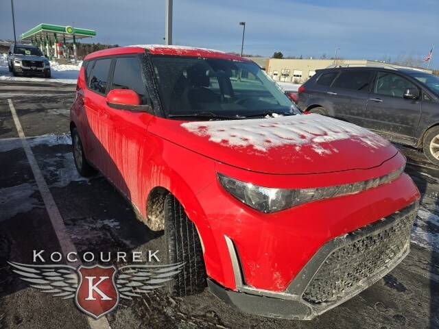 2023 Kia Soul LX S photo 2