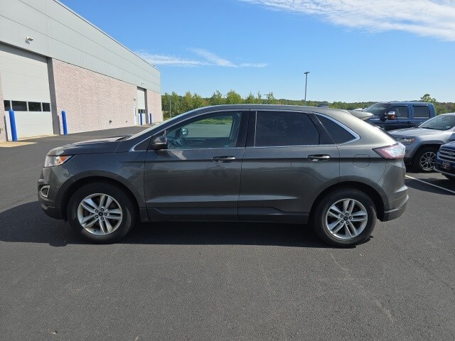 2017 Ford Edge SEL photo 2