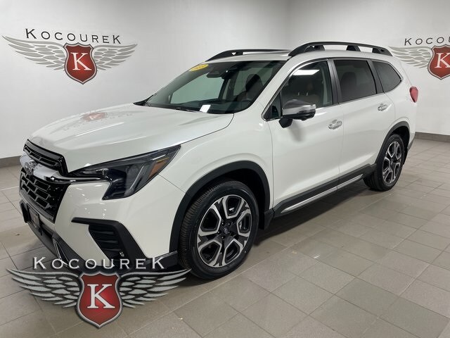 2023 Subaru Ascent Touring photo 3