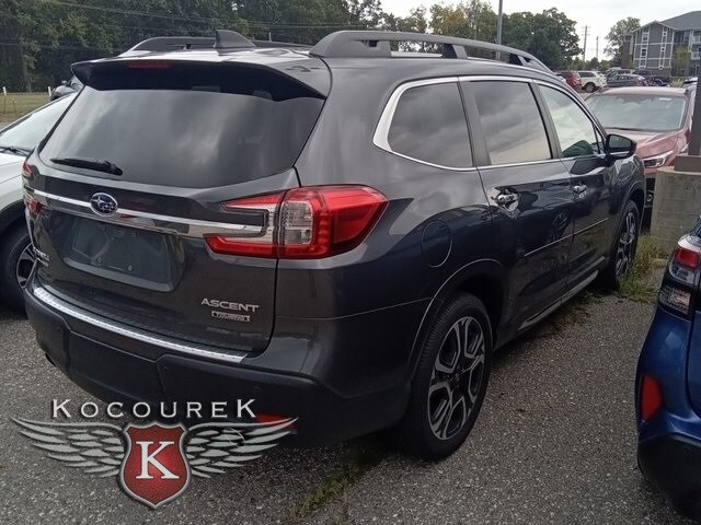 2024 Subaru Ascent Touring photo 3