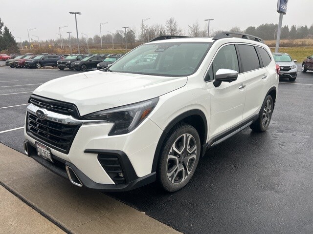 2023 Subaru Ascent Touring photo 3