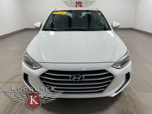 2017 Hyundai Elantra SE photo 2