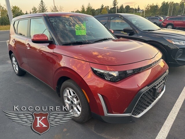 2023 Kia Soul LX photo 3