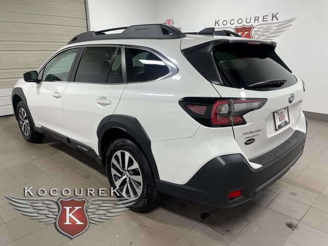 2025 Subaru Outback Premium photo 2