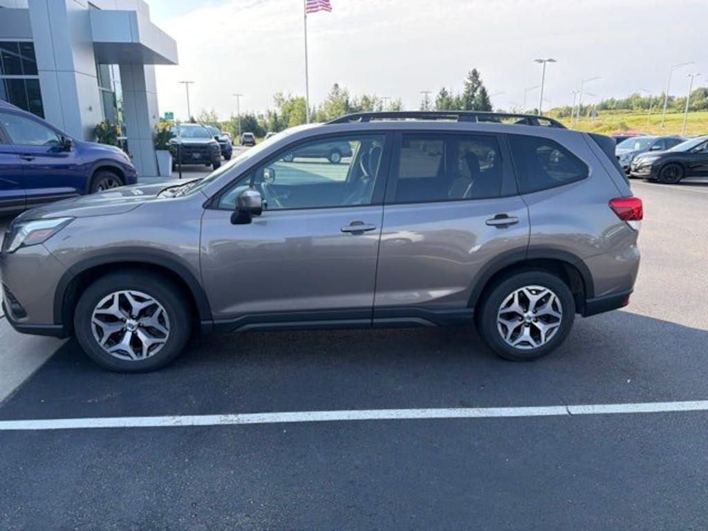 Used 2024 Subaru Forester Premium SUV