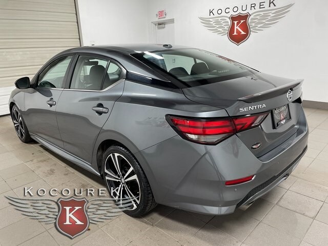 2022 Nissan Sentra SR photo 4