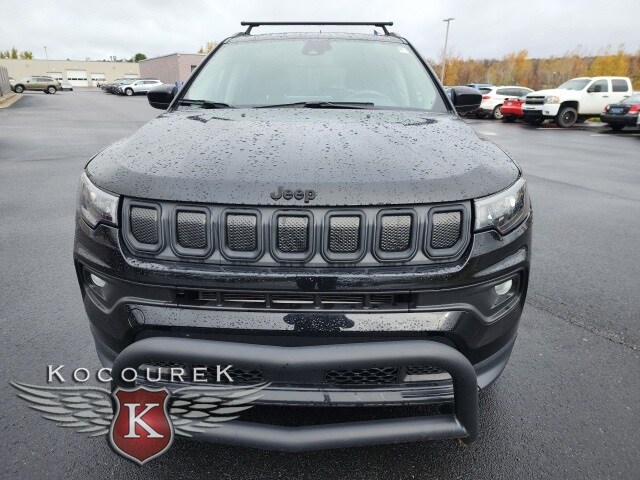 2022 Jeep Compass Latitude photo 2