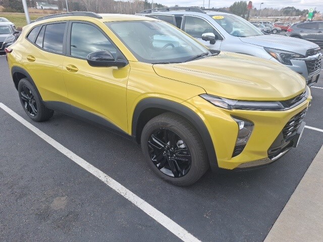 2025 Chevrolet Trax ACTIV photo 2