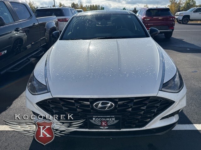 2022 Hyundai Sonata SEL Plus photo 2