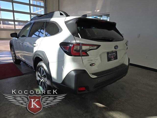 2025 Subaru Outback Premium photo 4