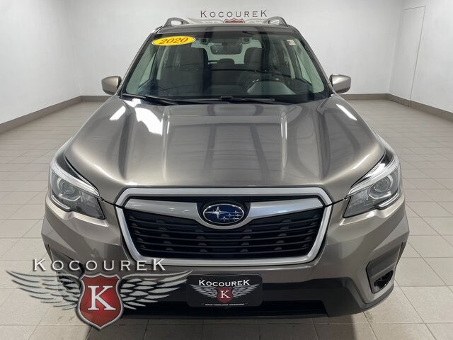 2020 Subaru Forester Premium photo 2