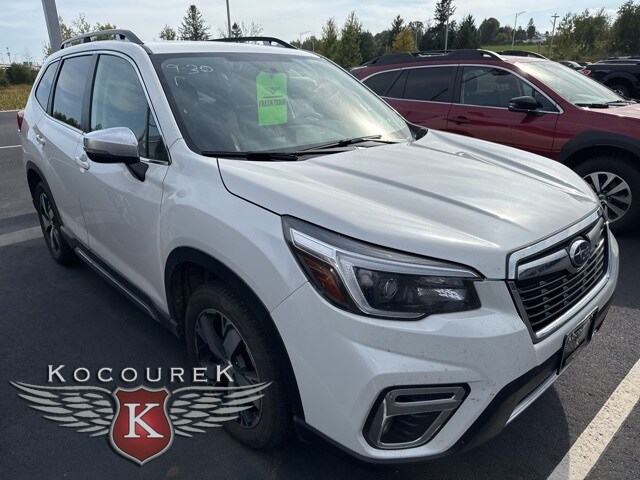 2021 Subaru Forester Touring photo 3