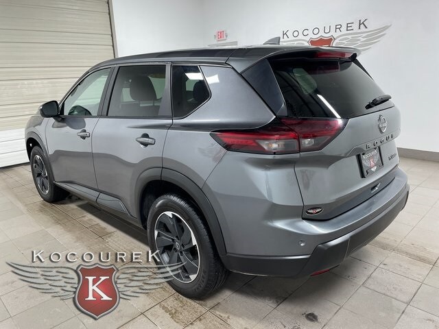 2024 Nissan Rogue SV photo 3