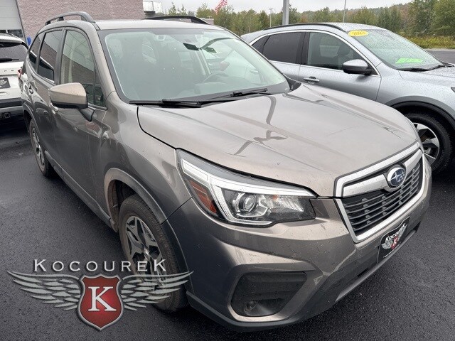 2020 Subaru Forester Premium photo 3