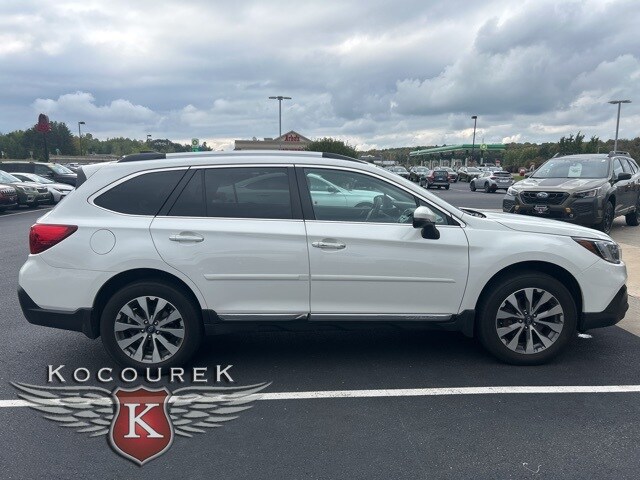 2018 Subaru Outback 2.5i photo 3
