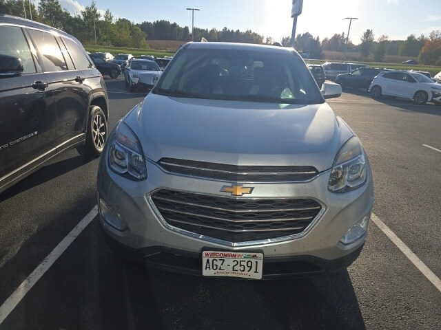 2017 Chevrolet Equinox LT photo 3